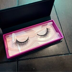 MoxieLash 10 magnet silk Lashes Wifey-tapered cat-eye TRIMMED